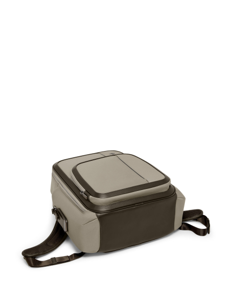 Sac à dos Large Barker TUMI Arrivé Taupe, vue de la base du sac