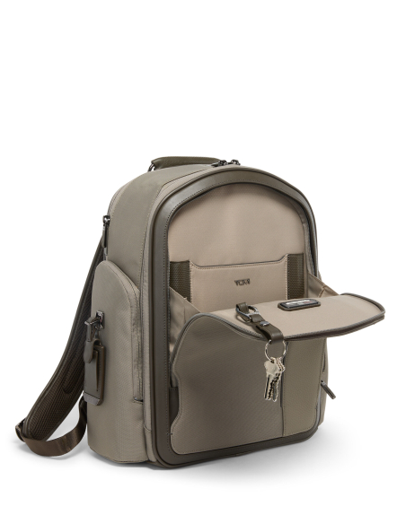 Sac à dos Medium Larson TUMI Arrivé Taupe, rangement avant ouvert