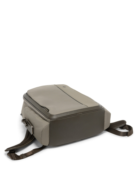 Sac à dos Medium Larson TUMI Arrivé Taupe, vue de dessous