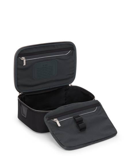 Trousse de toilette Richards TUMI Arrivé Black, ouverture déployée et poches intérieures