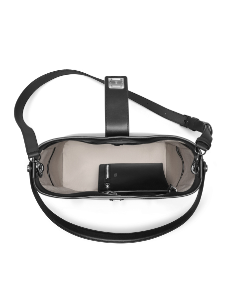 Sac seau Medium TUMI Olas Black ouvert avec téléphone et pochette intérieure