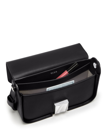 Sac bandoulière Medium TUMI Olas Black ouvert, poche intérieure et accessoires
