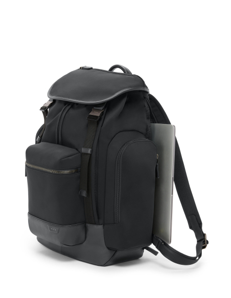 Sac à dos TUMI Harrison Griffen Midnight Black, vue de trois quarts et rangement ordinateur