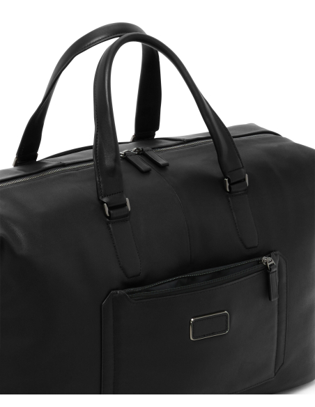 Sac de voyage TUMI Harrison Nelson cuir Black Bombe, détail des poignées et du zip supérieur