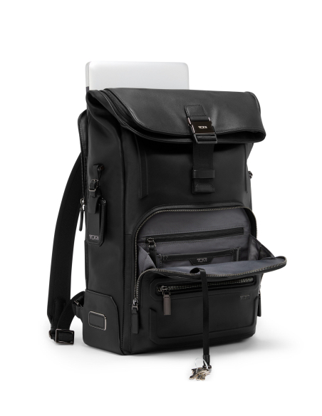 Sac à dos TUMI Harrison Osborn cuir Black Bombe, poche frontale ouverte et rangement ordinateur