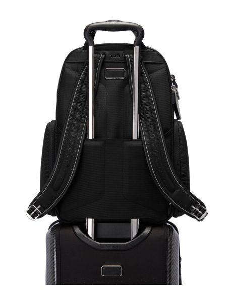 Sac à dos Paddock TUMI McLaren Night Galaxy, vue arrière sur la poignée d’une valise