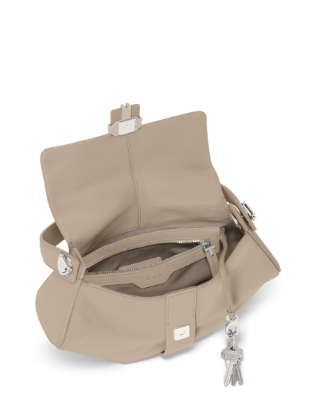 Petit sac cabas TUMI Journey Oat, rabat ouvert, poches intérieures et attache-clés
