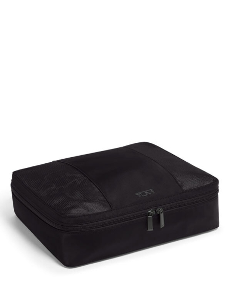 Cube de rangement Medium TUMI Black, vue de trois quarts du cube fermé