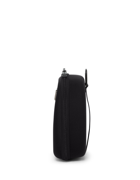Pochette de sport TUMI Black, profil de la pochette et poignée arrière