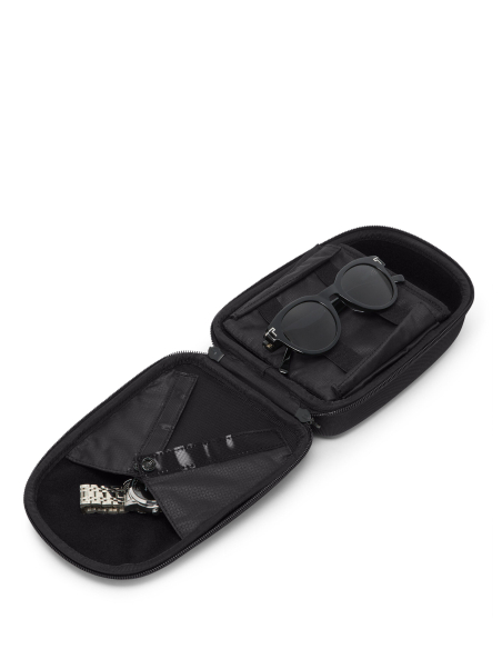 Pochette de sport TUMI Black, exemple de rangement de lunettes et accessoires