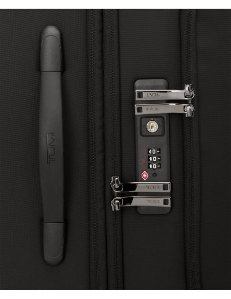 Valise Léger Medium 66 cm TUMI Black/Gunmetal, détail de la serrure TSA et de la poignée
