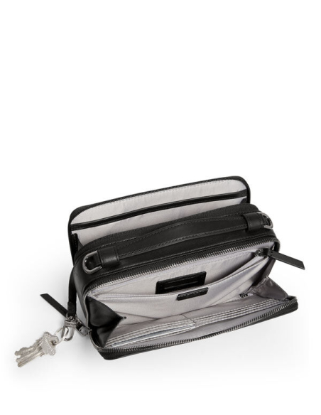 Sac bandoulière Myla TUMI Black/Gunmetal, intérieur ouvert avec rangements pour cartes