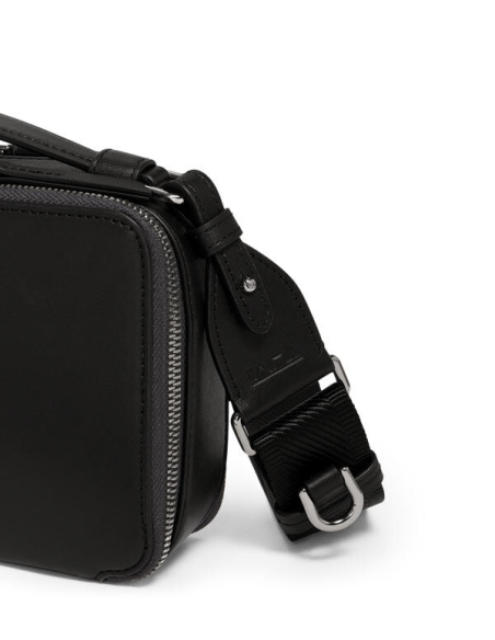 Sac bandoulière Myla TUMI Black/Gunmetal, détail de la bandoulière tissée