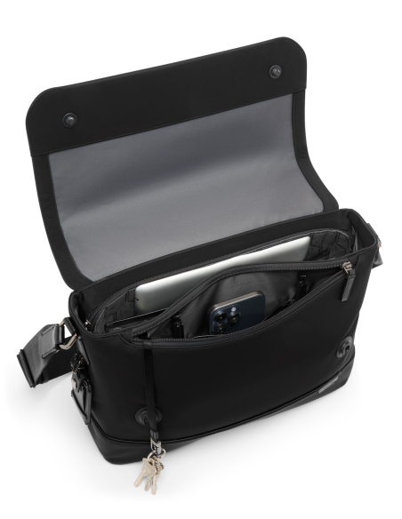 TUMI Harrison Midland Black ouverte avec ordinateur, téléphone et accessoires dans les poches
