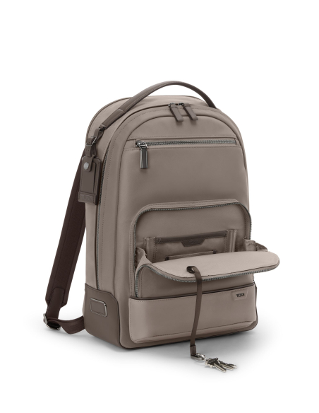 TUMI Harrison Warren Taupe Driftwood : poche avant ouverte avec attache-clés