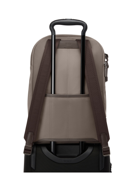 TUMI Harrison Warren Taupe Driftwood : vue arrière du sac fixé sur une valise
