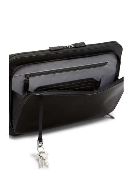 Porte-documents Nassau Black Embossed ouvert : poches intérieures et attache pour clés