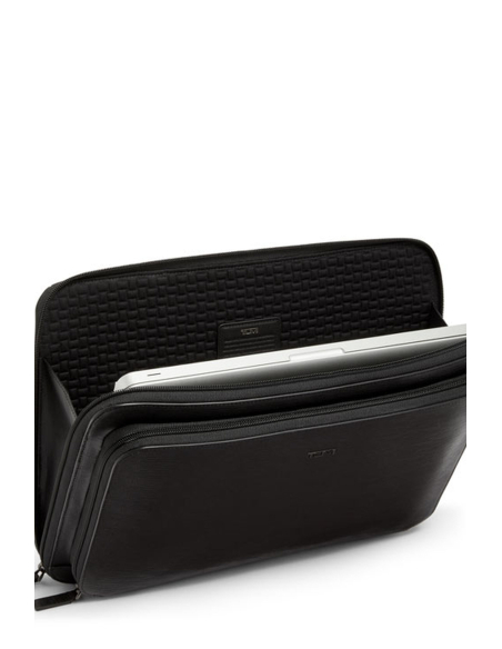 Nassau Black Embossed : accès latéral au compartiment avec ordinateur