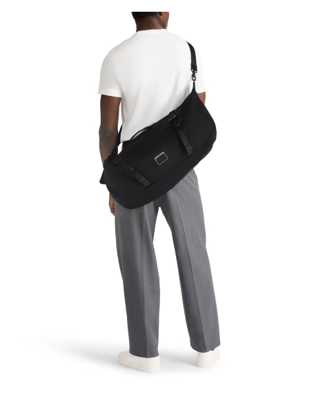 Sac de voyage extensible Deviation TUMI Alpha Bravo Noir, porté en travers du corps