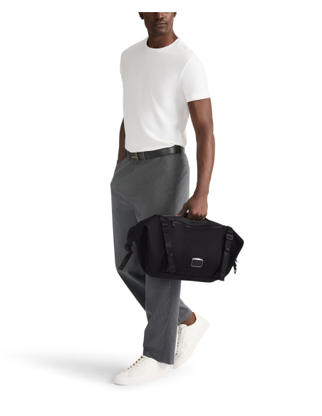 Sac de voyage extensible Deviation TUMI Alpha Bravo Noir, porté à la main