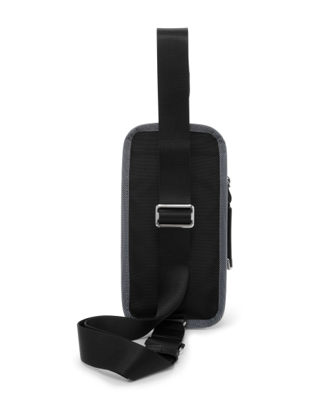 Sac monobretelle compact TUMI Alpha X Meteor Grey, vue arrière avec sangle et boucle de réglage