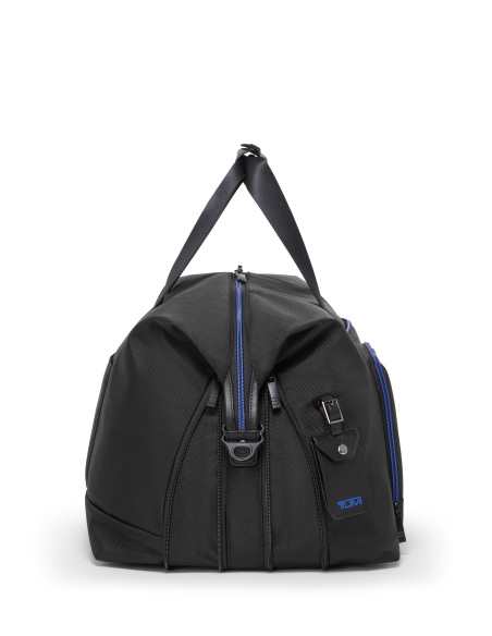 Sac de voyage double extension TUMI Alpha Black/Ultra Blue, vue latérale des soufflets et de la bandoulière