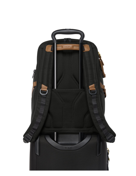 Sac à dos Search 15 pouces TUMI Alpha Bravo Black/Bridle, passant arrière fixé sur une valise