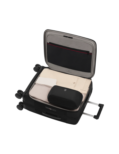 Intérieur de la valise avec vêtements rangés – Werks Traveler 7.0 Noir