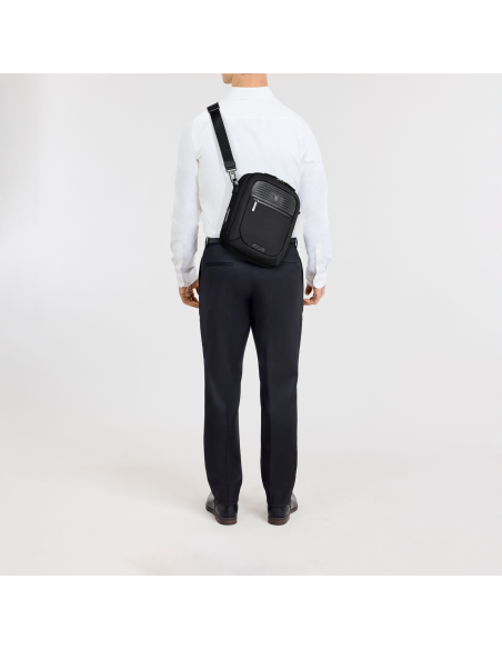 Sac à bandoulière tablette Victorinox Mythic 11 pouces Noir – porté en bandoulière