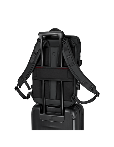 Sac à dos Commuter 15,6 pouces Victorinox Touring noir – passant arrière installé sur la poignée télescopique d’une valise