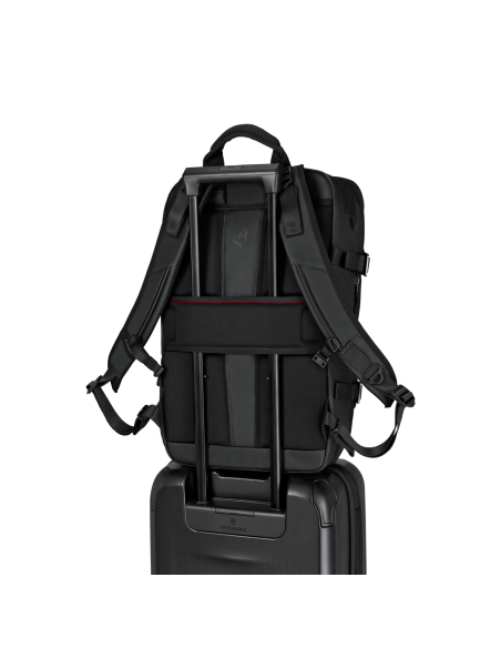 Sac à dos de voyage Traveler 15,6 pouces Victorinox Touring noir – passant arrière sur la poignée télescopique d’une valise