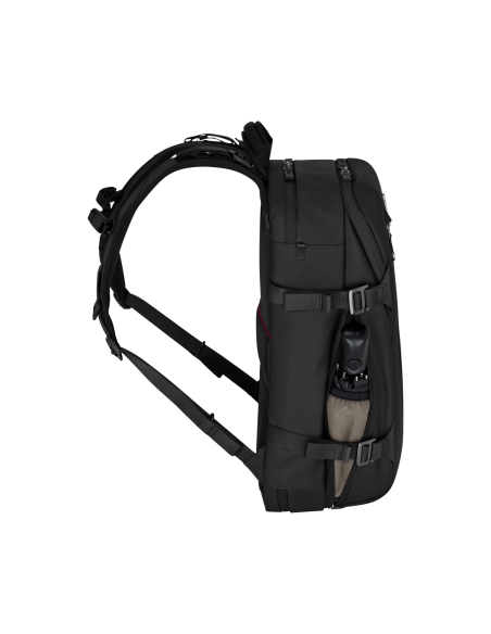 Sac à dos de voyage Traveler 15,6 pouces Victorinox Touring noir – profil avec bouteille dans la poche latérale