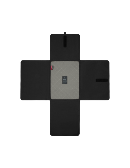 Organiseur Medium Packmaster Victorinox Travel Essentials Noir, déplié avec sa planche de pliage
