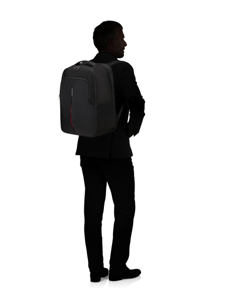 Samsonite Guardit 3.0 sac à dos sous-siège M 15,6 pouces Noir, porté sur le dos avec silhouette
