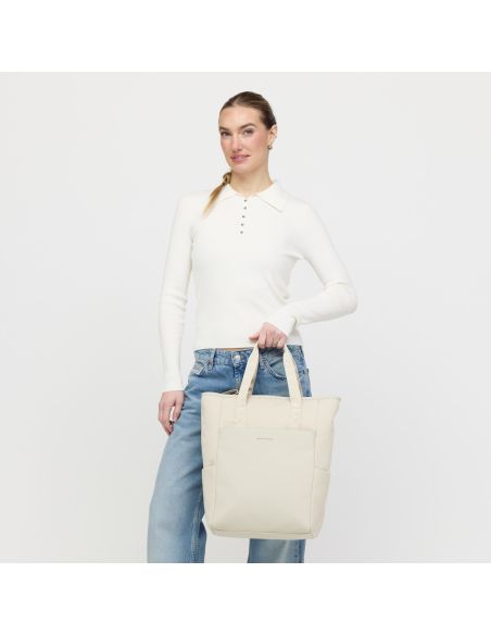 Kapten & Son Lindby Pro Sandstone, porté à la main
