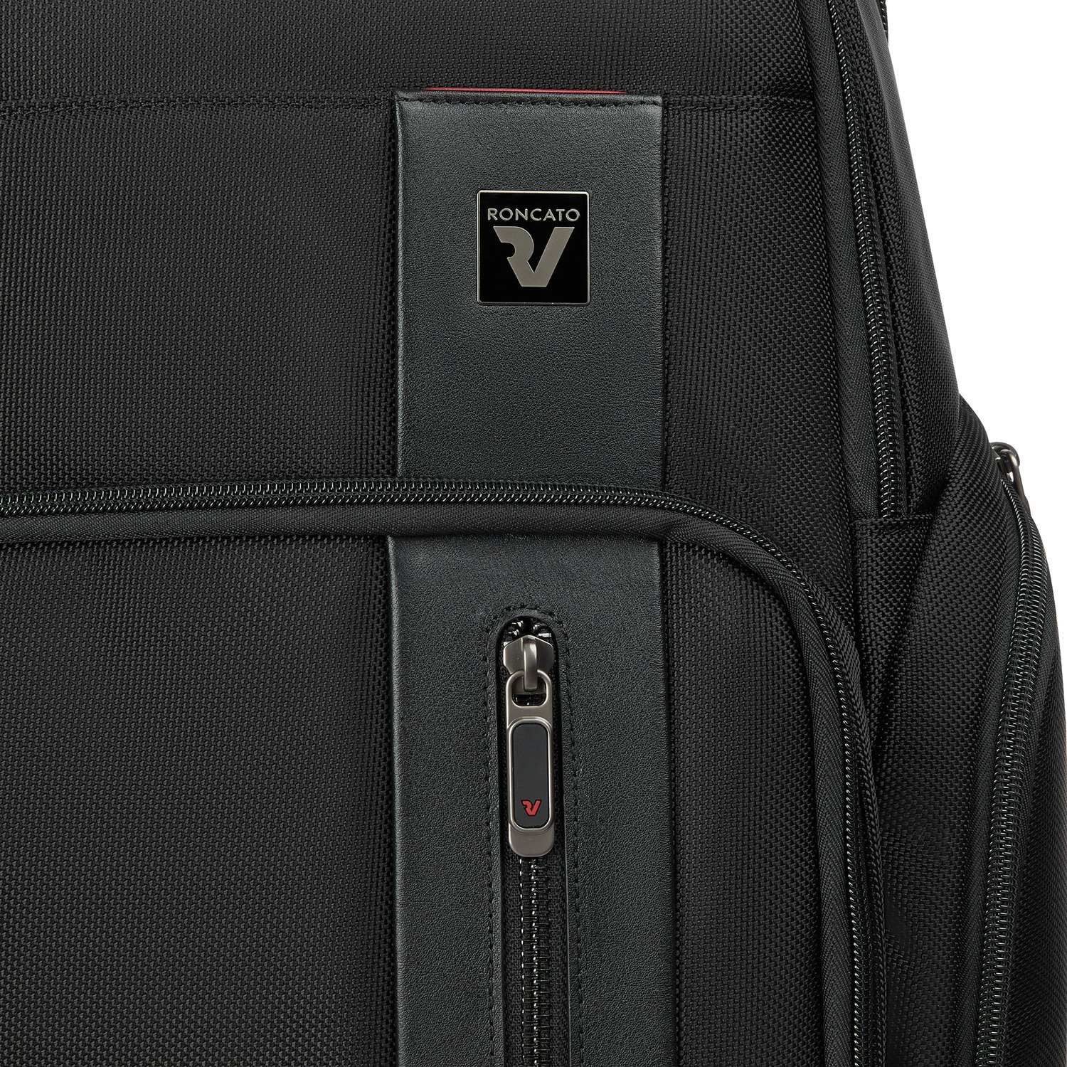 D&eacute;tail du nylon et des finitions du sac &agrave; dos Roncato Cambridge Noir