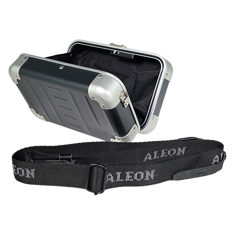 Petit sac aluminium ALEON FORTIS ouvert avec sa bandoulière