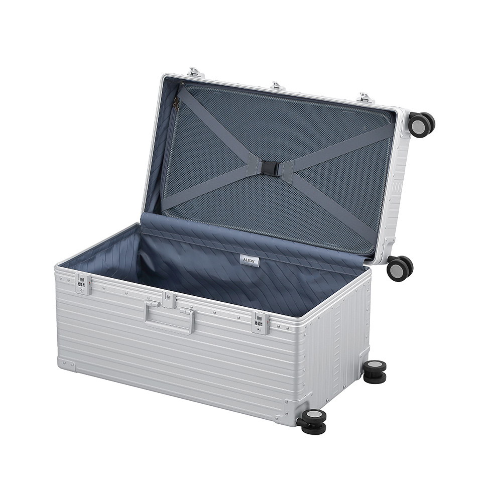 Trunk ALEON 78 cm Platinum ouvert &agrave; plat, montrant son fond profond et son rangement int&eacute;rieur
