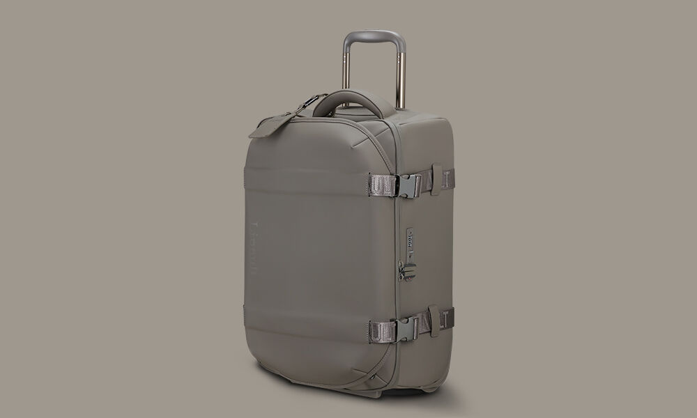 Poches avant et sangles extérieures du sac Lipault Exile 55 cm