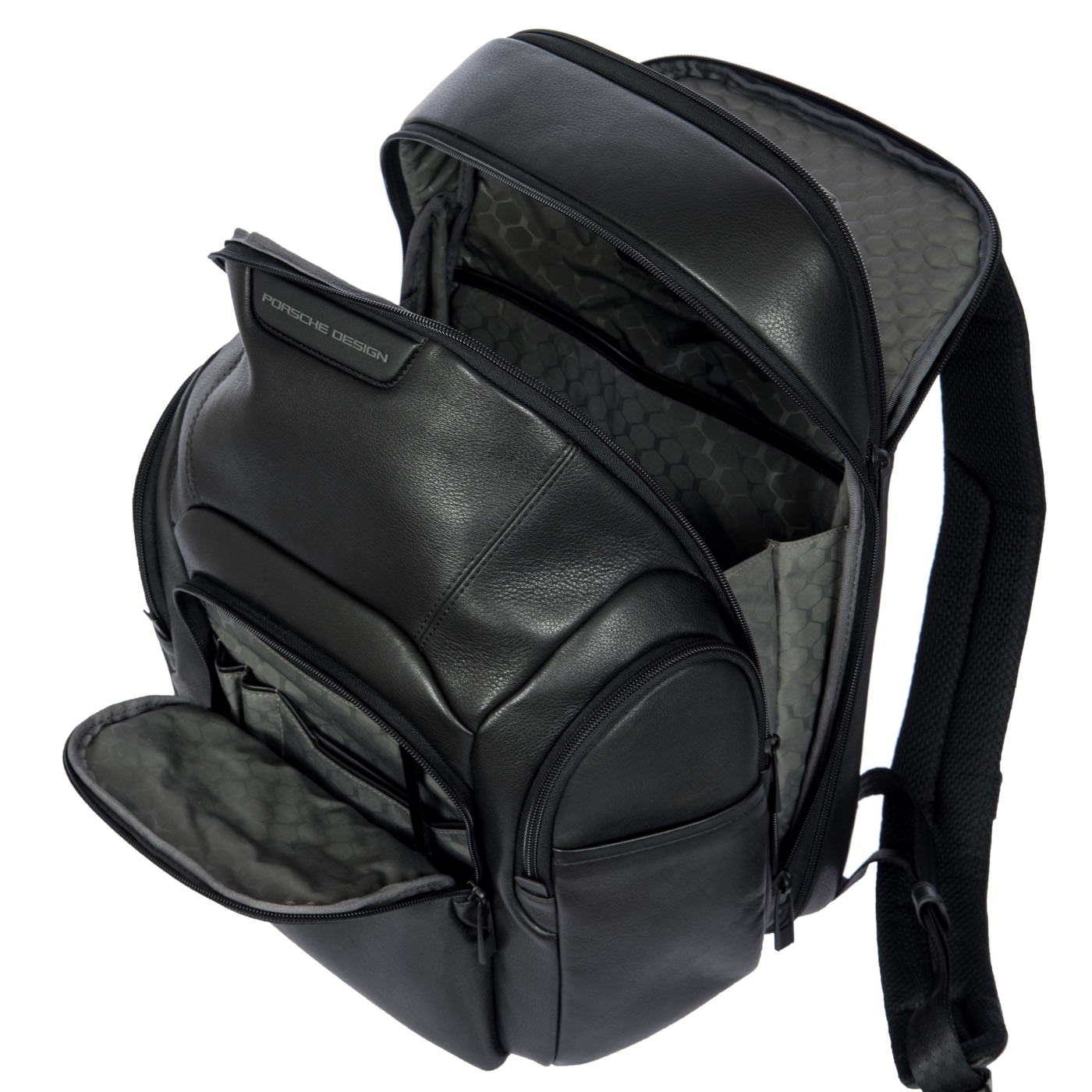 Ouverture du sac &agrave; dos M Roadster Leather Evo et ses compartiments int&eacute;rieurs