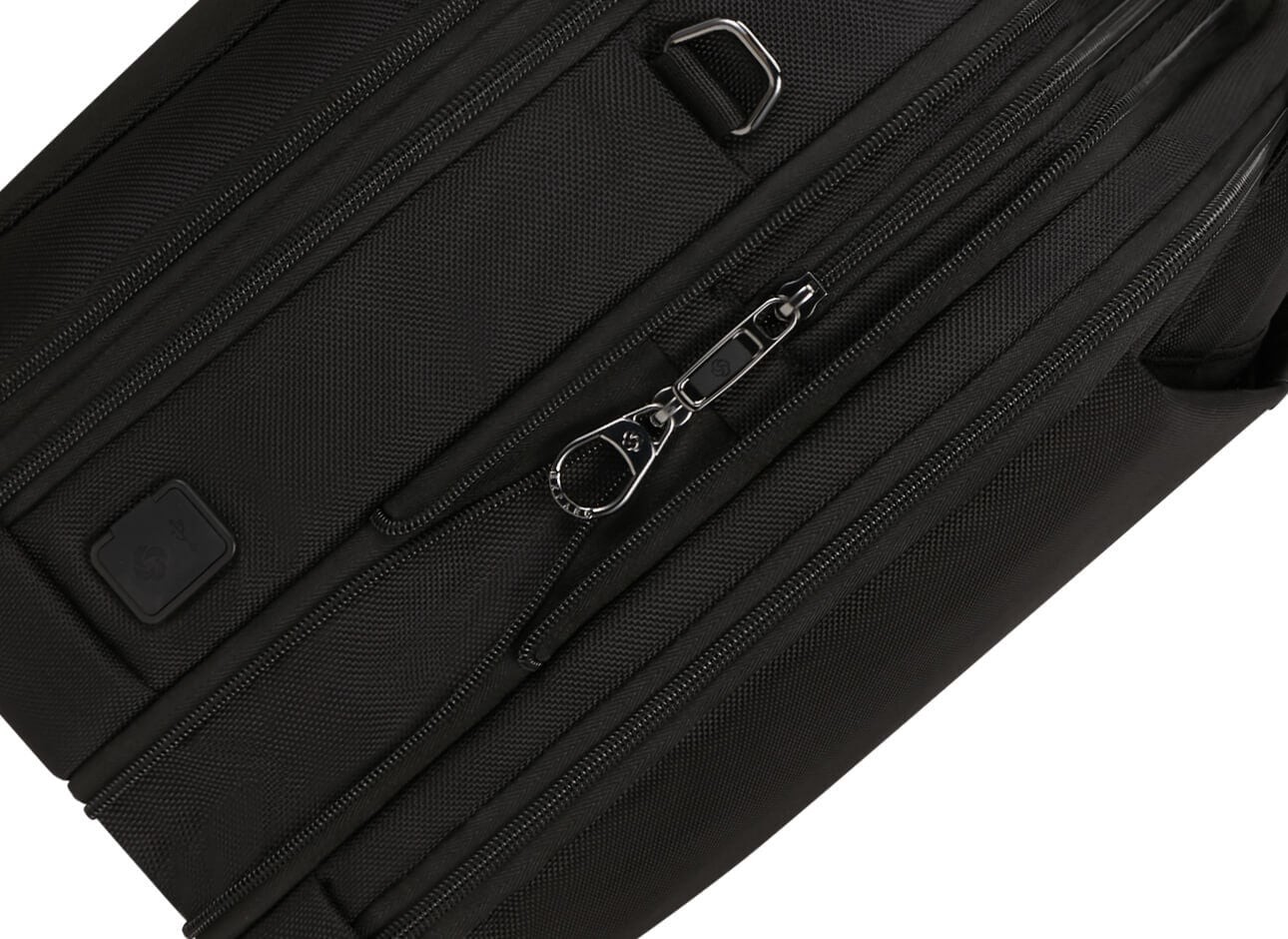Fermetures et port USB sur le c&ocirc;t&eacute; d&rsquo;une sacoche Samsonite Pro-DLX 6