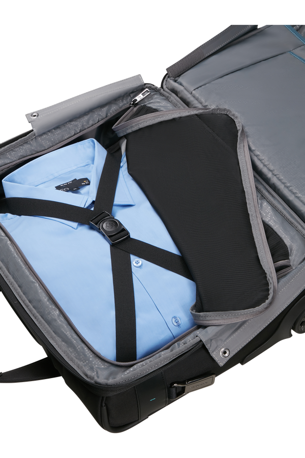 Espace v&ecirc;tements ouvert du bureau mobile Spectrolite 4.0 avec sangles crois&eacute;es et s&eacute;parateur