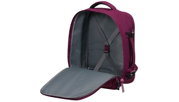 Sac Take2Cabin Sport ouvert sur le compartiment vêtements avec sangles.