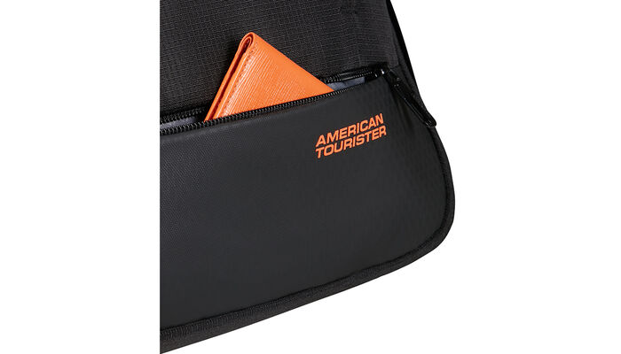 Poches de rangement &agrave; l&rsquo;int&eacute;rieur du sac &agrave; dos multipoches American Tourister Urban Groove