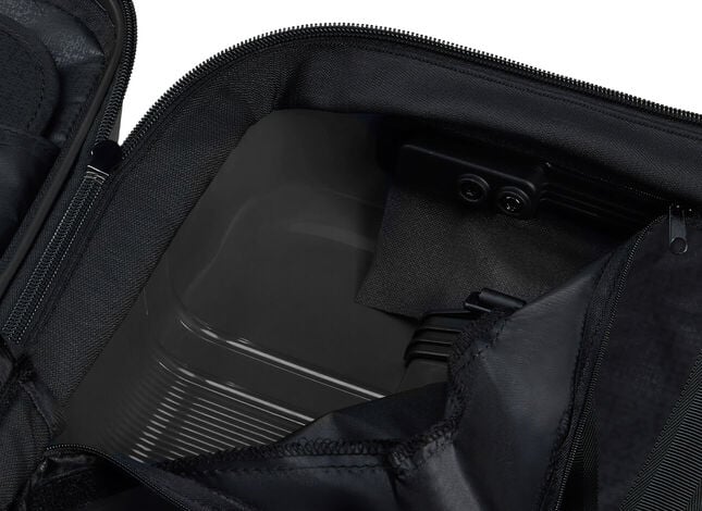 Int&eacute;rieur de Samsonite Neopod avec sangles de maintien et rangement &agrave; fermeture zipp&eacute;e