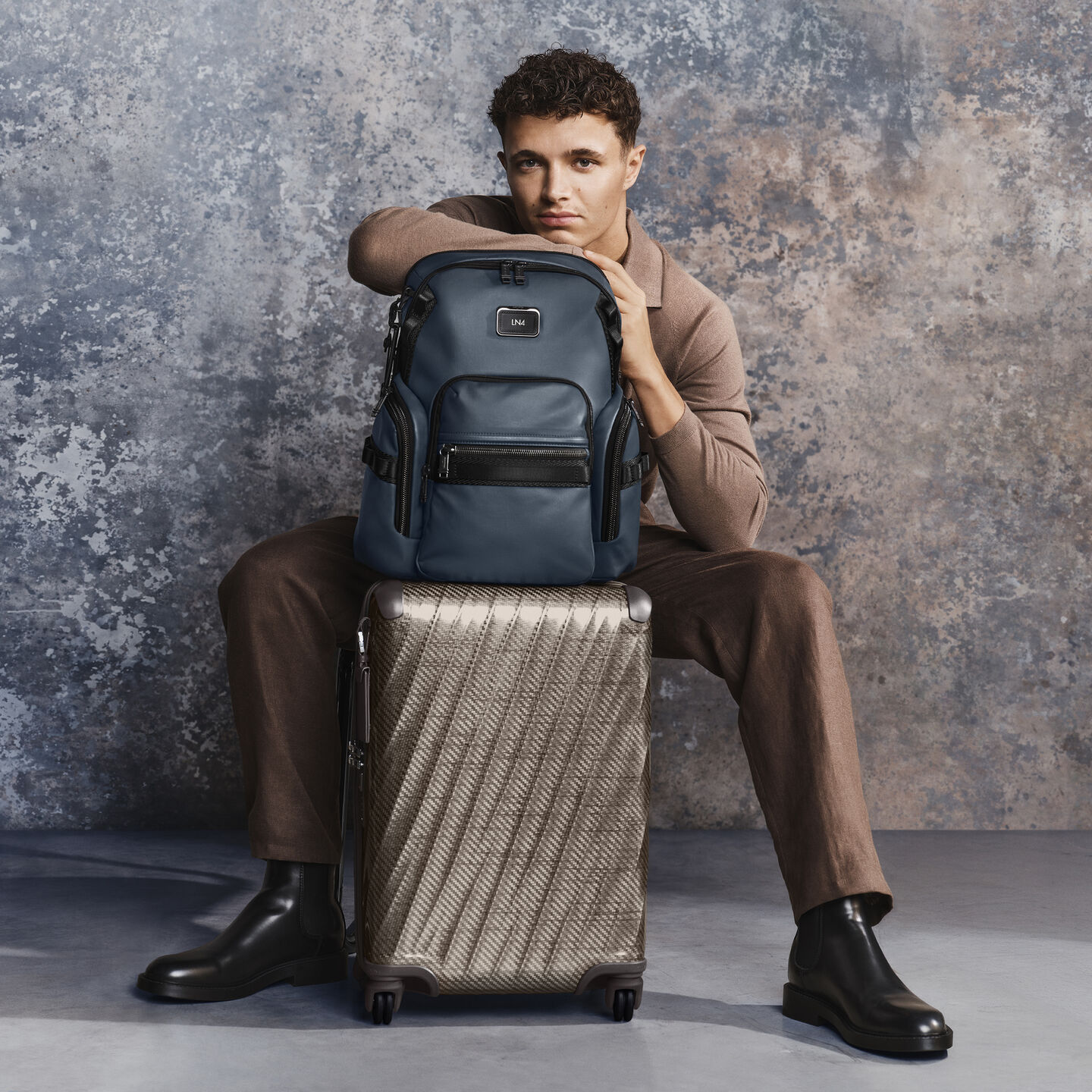 Valise TUMI 19 Degree Lite associée à un sac à dos Alpha Bravo