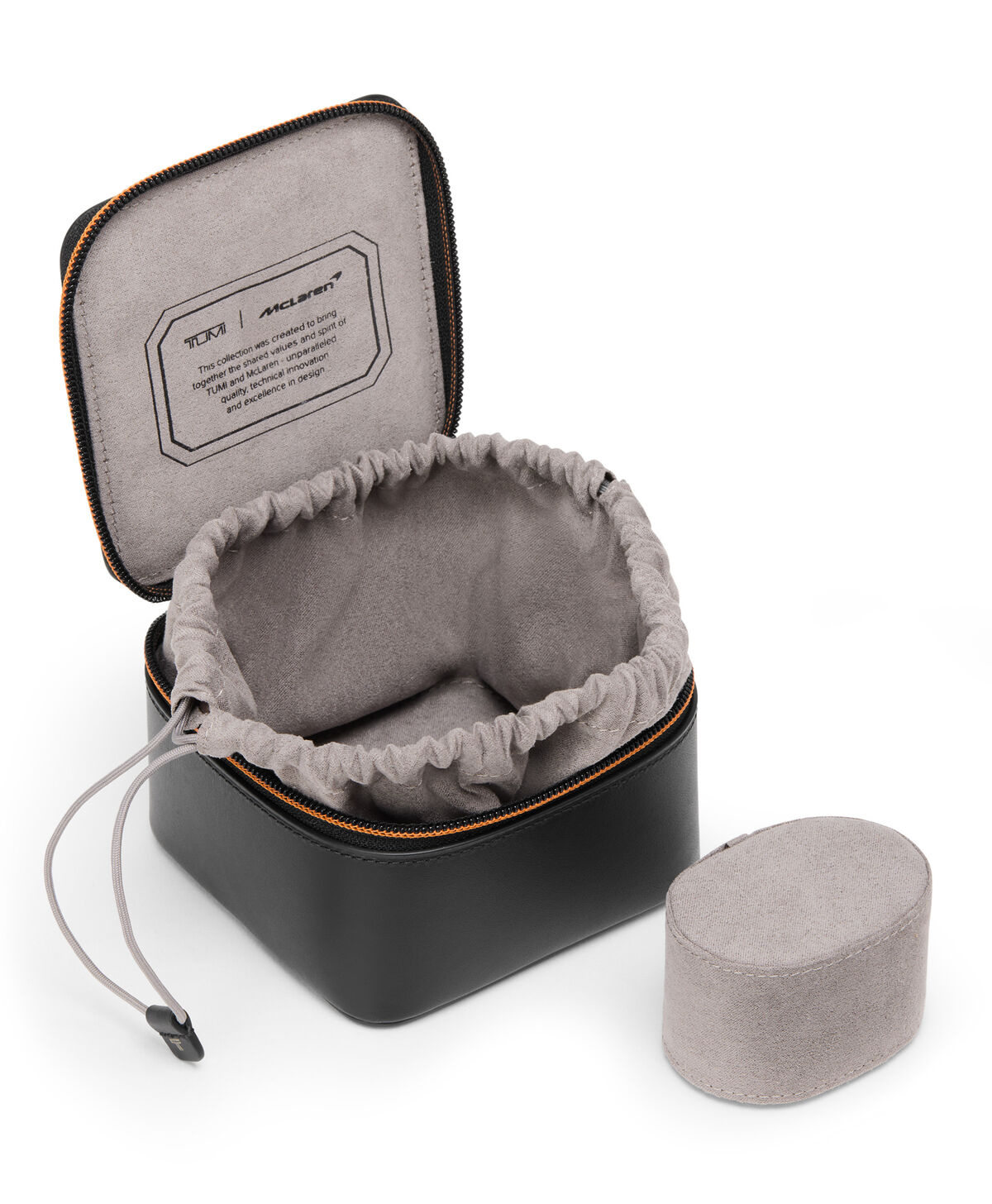 Écrin individuel TUMI McLaren ouvert avec coussin amovible