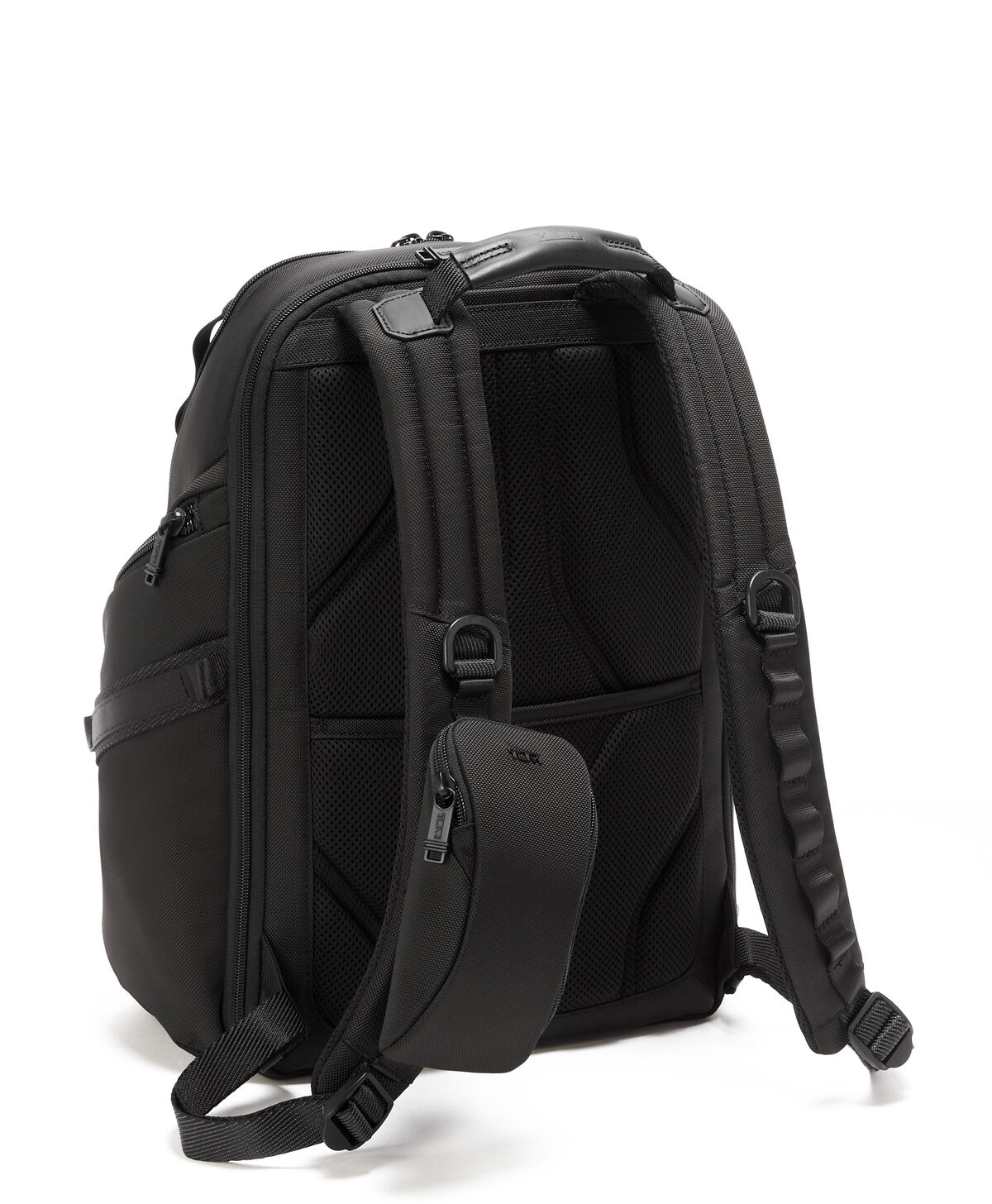 Pochette Modular TUMI fixée sur un sac à dos compatible