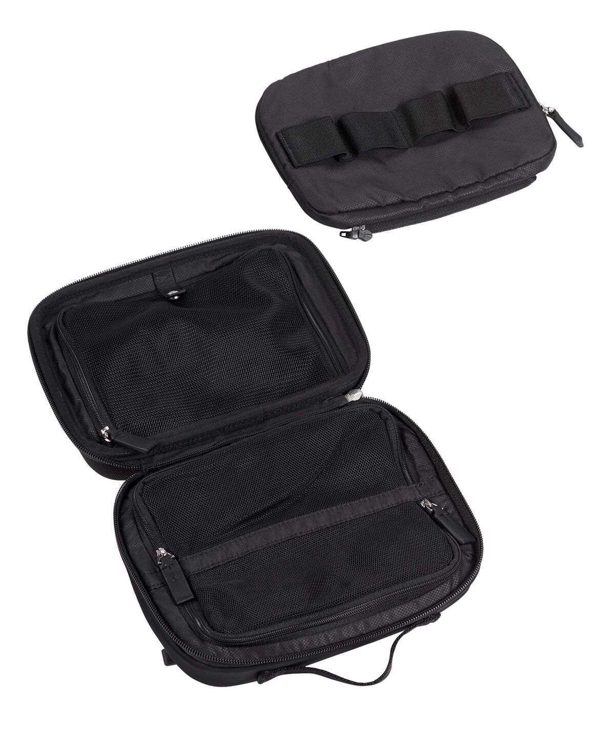 Pochette accessoires L TUMI ouverte avec ses rangements et sa pochette amovible