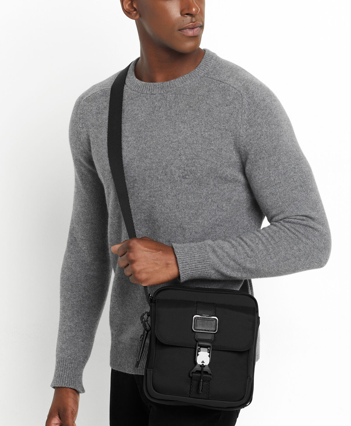 Sac bandouli&egrave;re TUMI Alpha Bravo Junior port&eacute; crois&eacute;